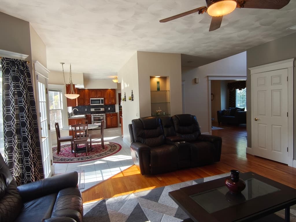 140 Wildflower Cir, Westfield MA 01085 photo 12