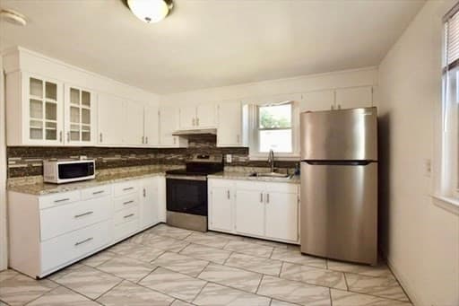 15 Jewett St, Quincy MA 02169 photo 2