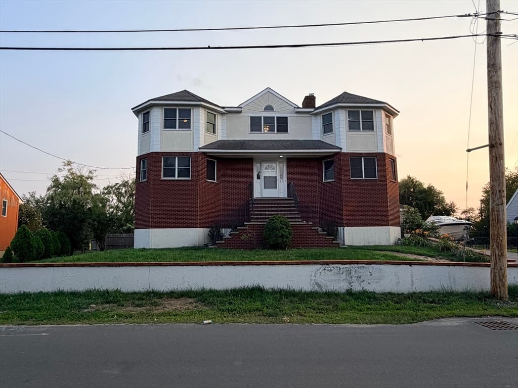 29 Newport Rd, Hull MA 02045 photo 2