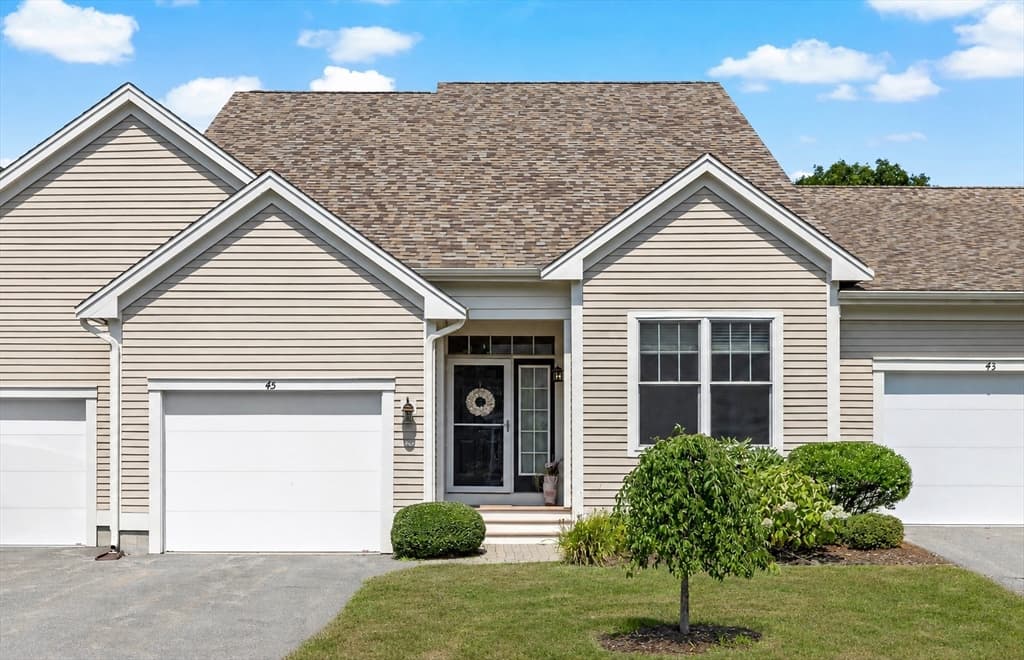 45 Grey Hawk Dr # 578, Mashpee MA 02649