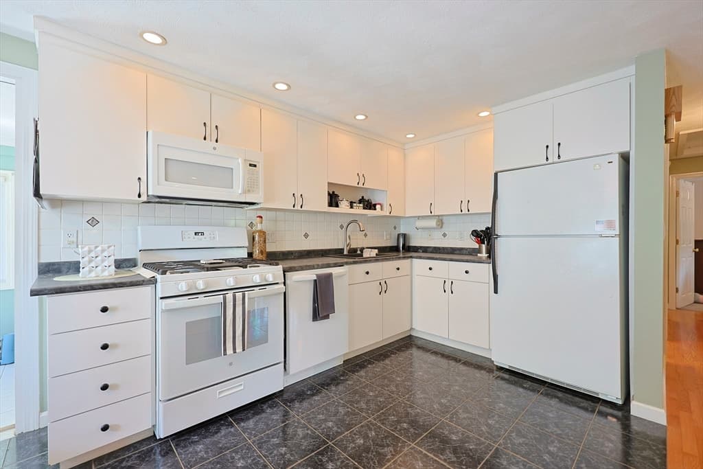 37 Cliftondale, Saugus MA 01906 photo 6