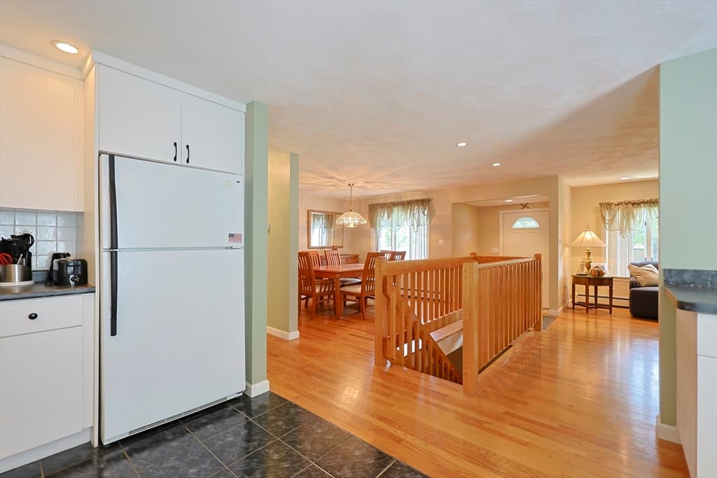 37 Cliftondale, Saugus MA 01906 photo 5