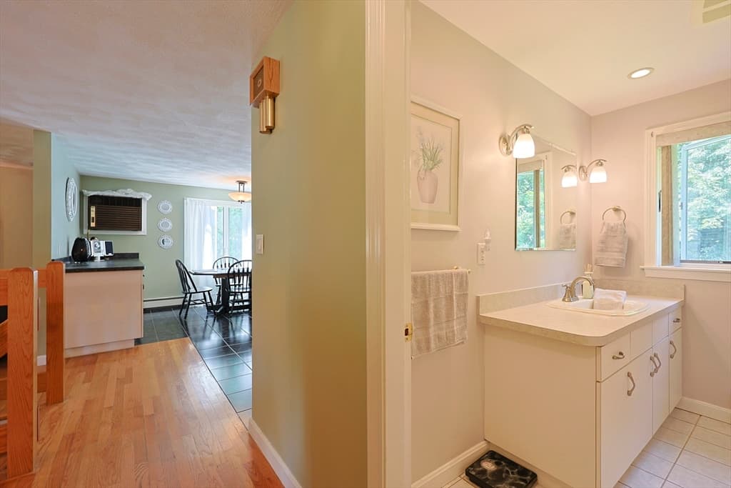 37 Cliftondale, Saugus MA 01906 photo 10