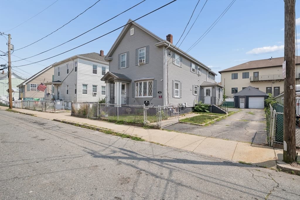 190 Raymond St, Fall River MA 02723 photo 2