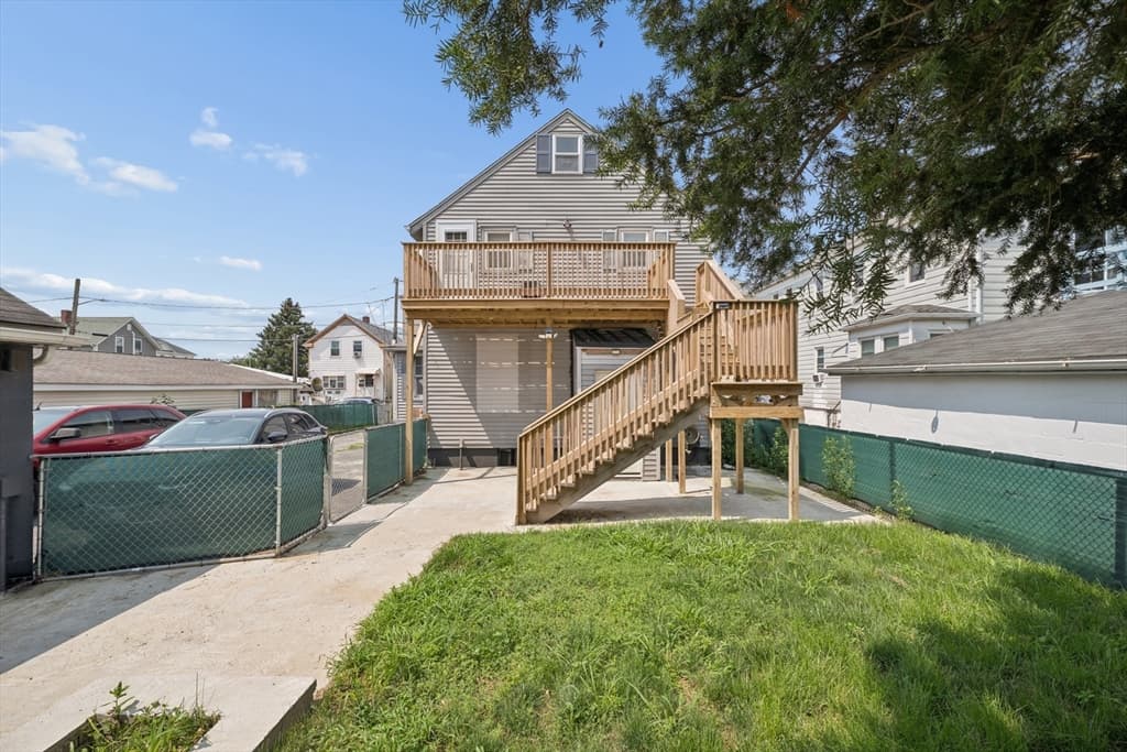 190 Raymond St, Fall River MA 02723 photo 5