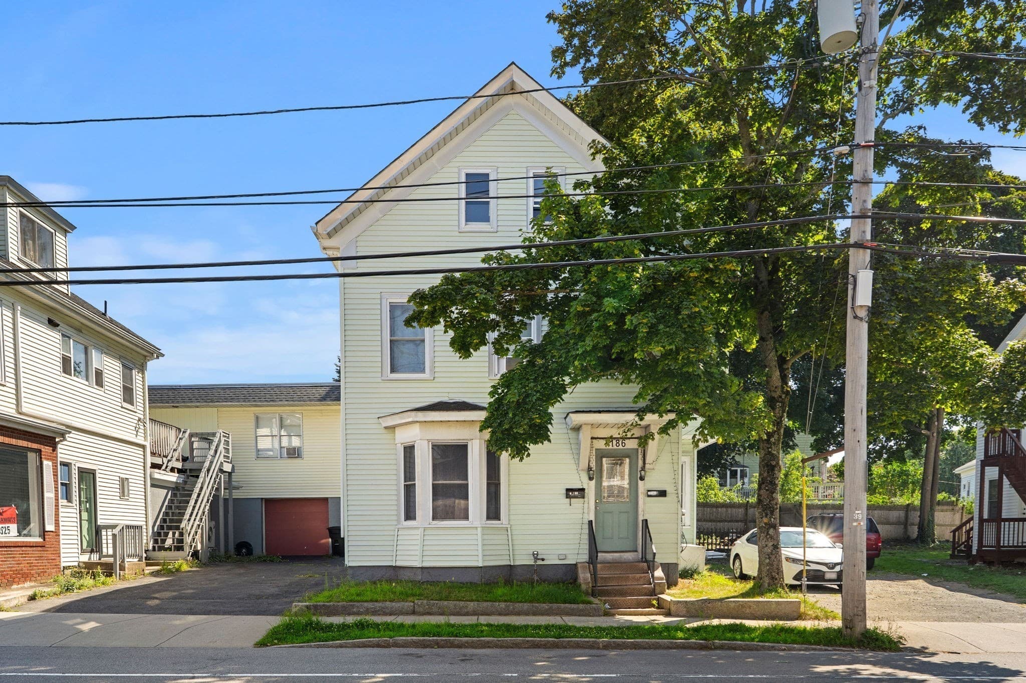 2 Family - 2 Units Up/Down at 186 Washington Street, Gloucester MA 01930, Gloucester, photo 2 of 36