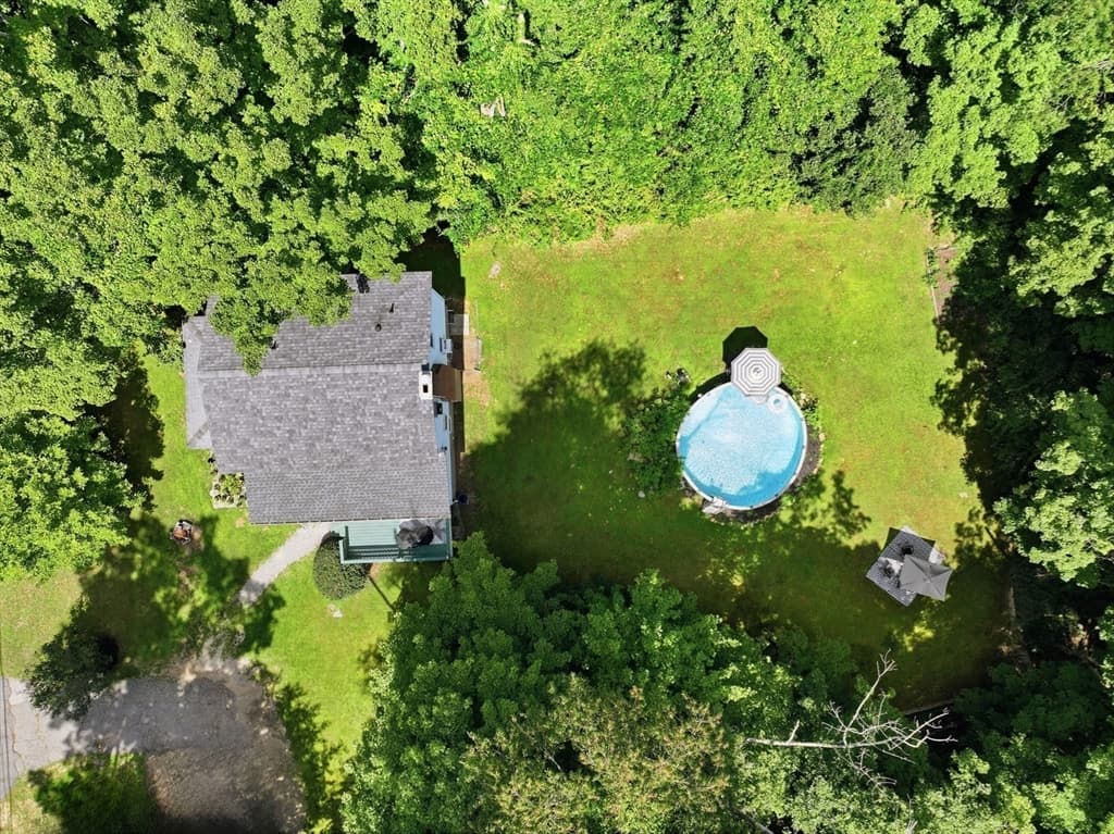 Single Family Residence at 18 Fiske Hill Rd, Sturbridge MA 01566, Sturbridge, photo 3 of 42