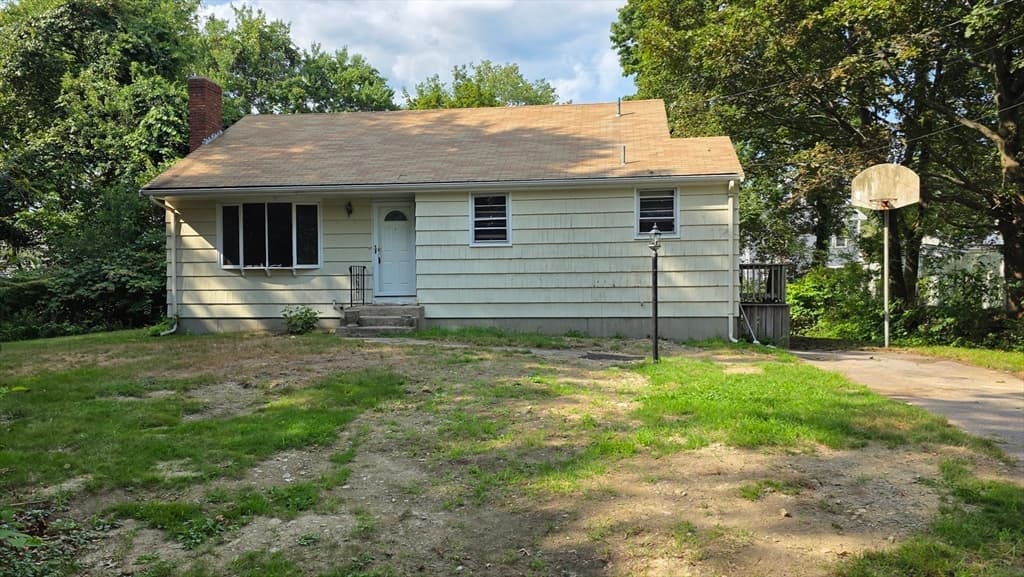 29 Whitcomb Ter, Weymouth MA 02190