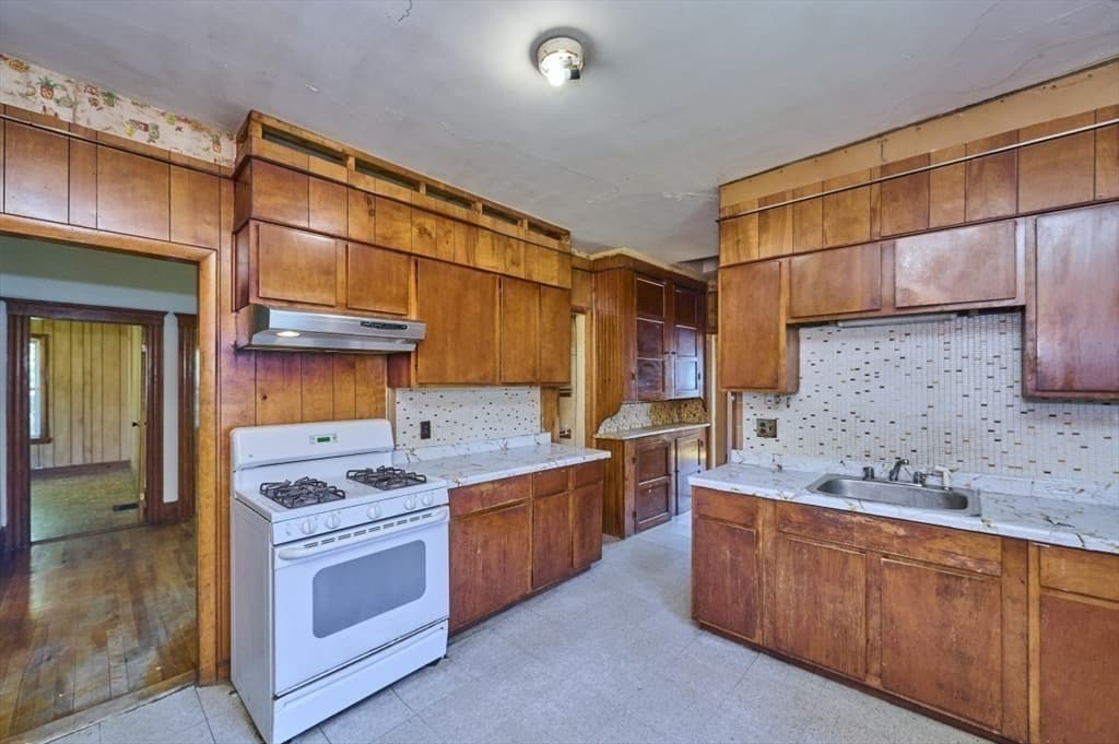 15 Moray St, Lynn MA 01904 photo 5