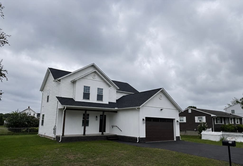 33 Polaski Ave, Chicopee MA 01013 photo 2
