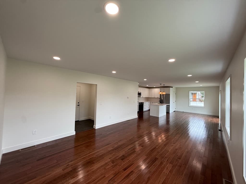 33 Polaski Ave, Chicopee MA 01013 photo 6