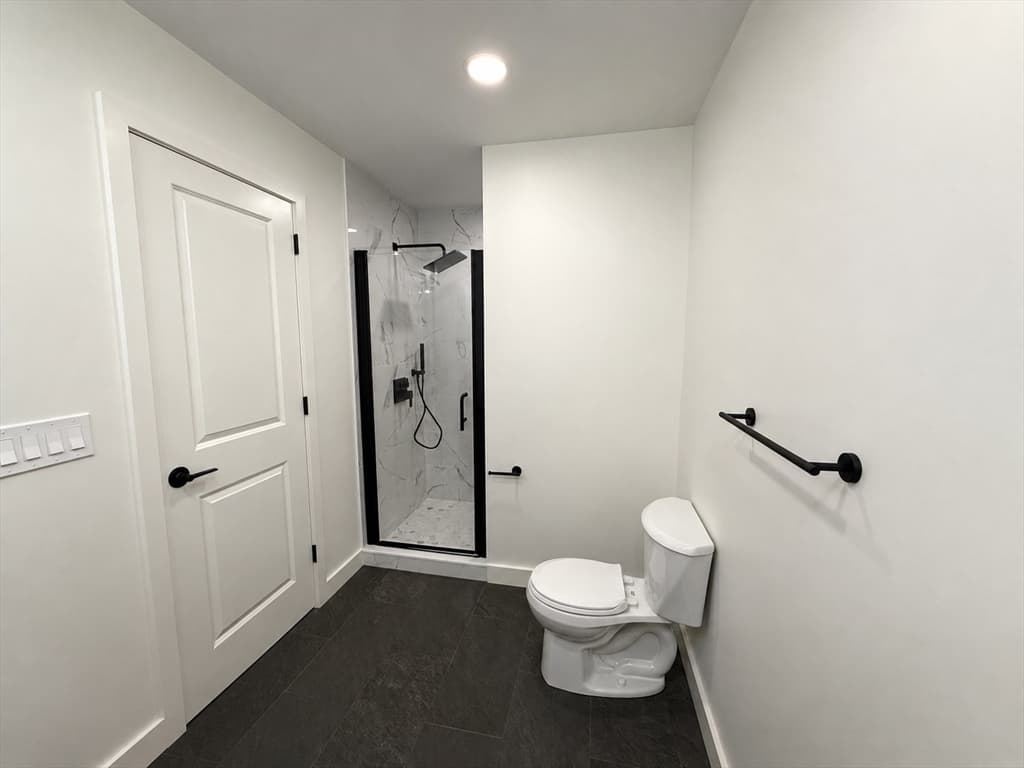 33 Polaski Ave, Chicopee MA 01013 photo 18