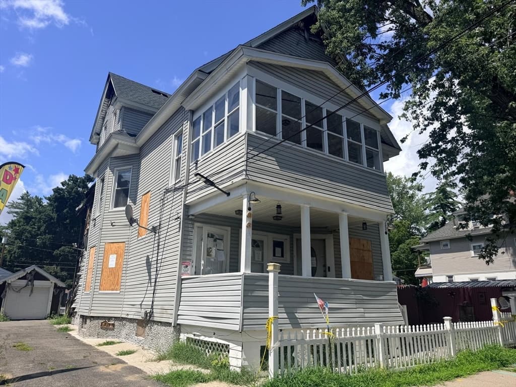 30-32 Ruskin St, Springfield MA 01108