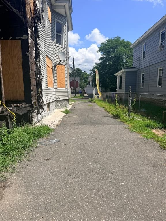 30-32 Ruskin St, Springfield MA 01108 photo 11