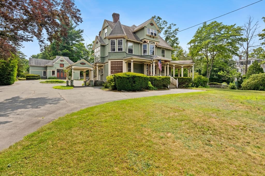 236 Winthrop St, Taunton MA 02780 photo 2