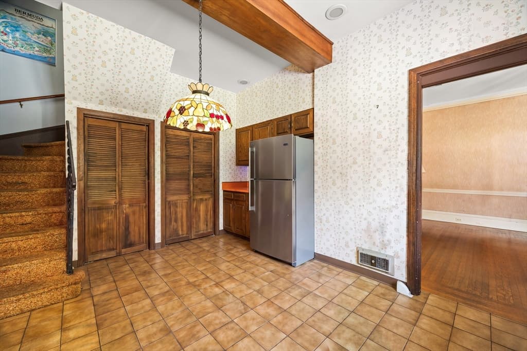 236 Winthrop St, Taunton MA 02780 photo 4