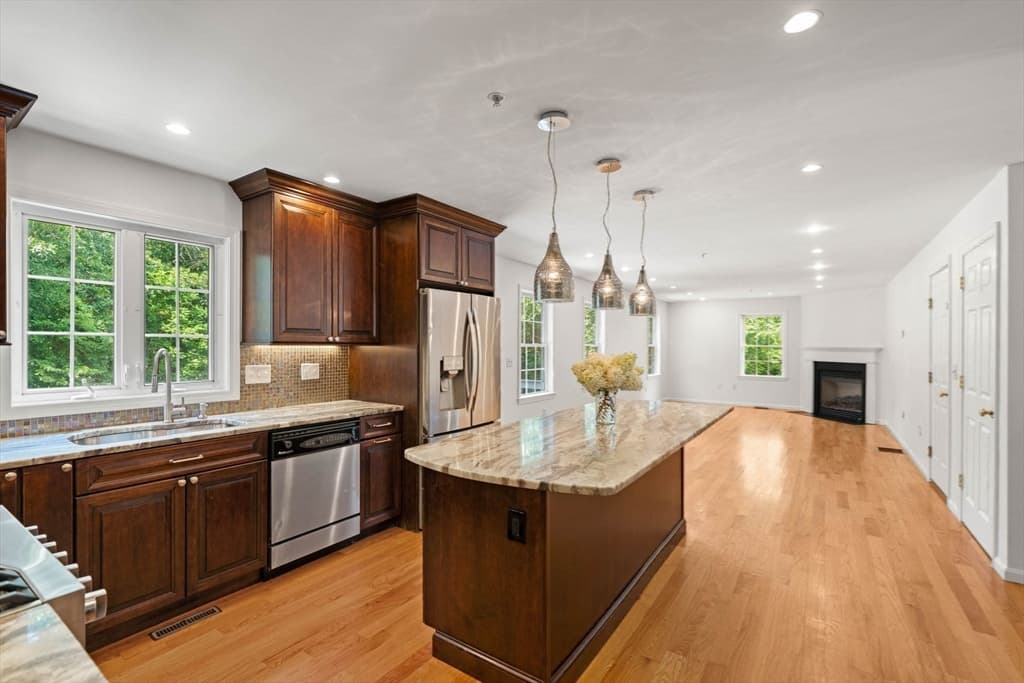 29 Delucia Way, North Andover MA 01845 photo 17