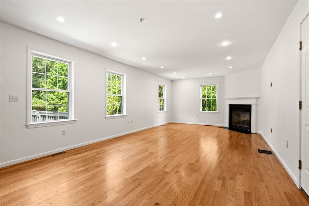 29 Delucia Way, North Andover MA 01845 photo 18