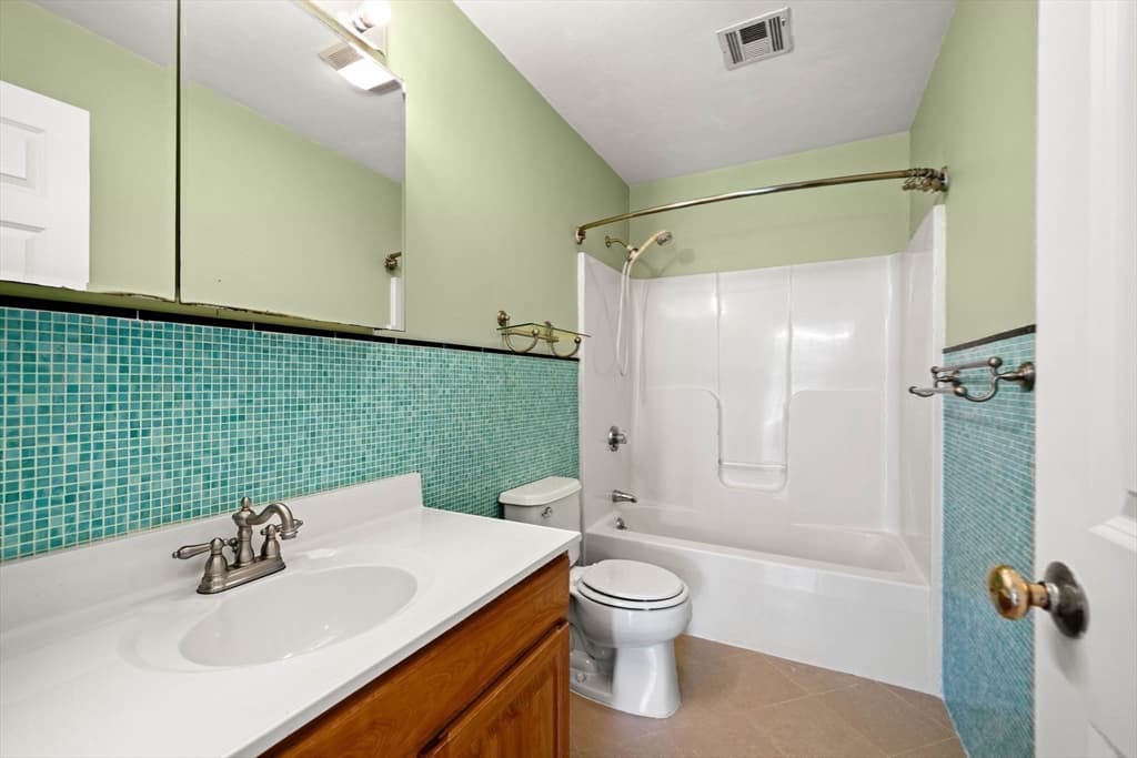 29 Delucia Way, North Andover MA 01845 photo 37