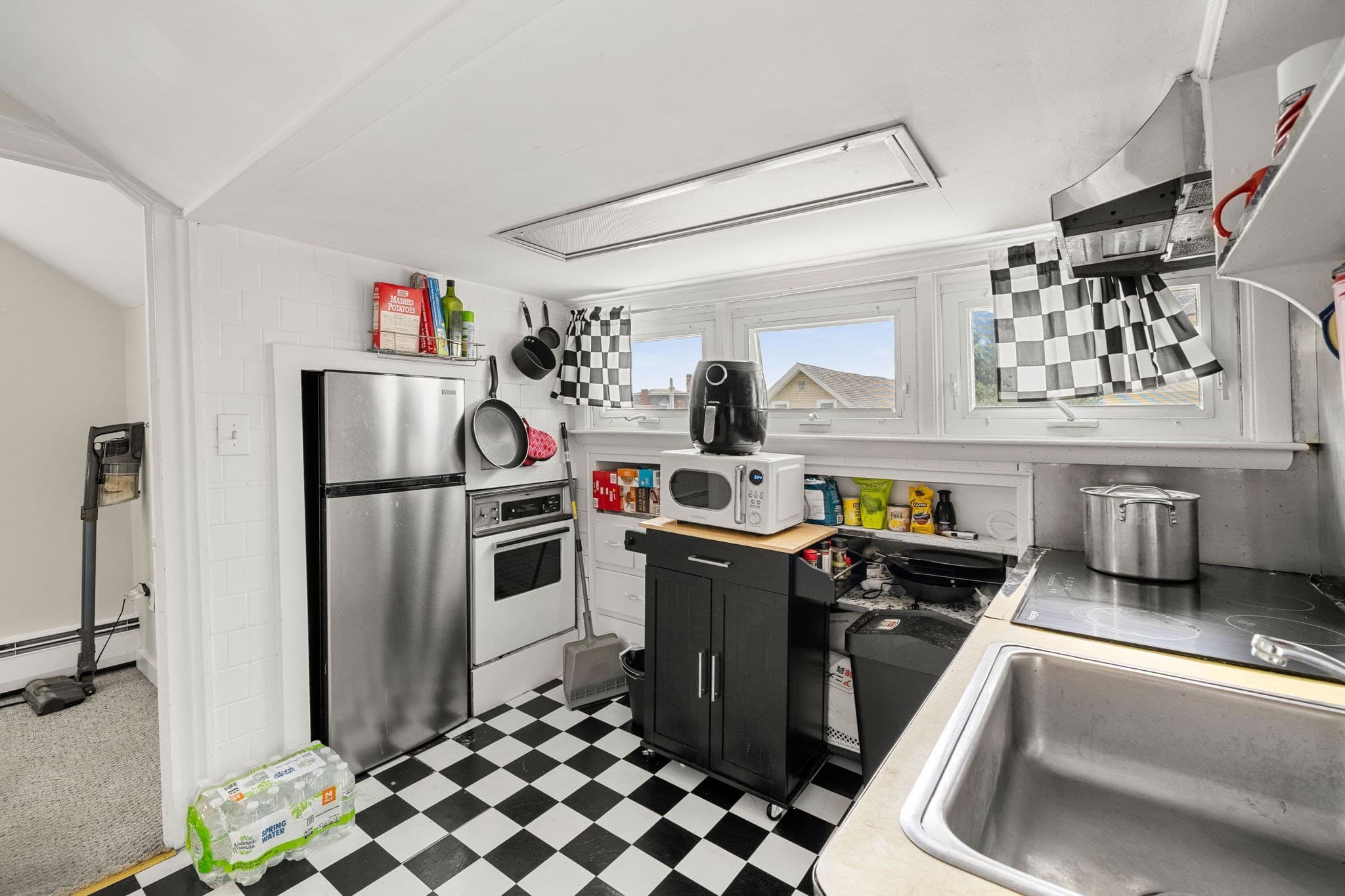 5-9 Family at 19 Essex St, Beverly MA 01915, Beverly, photo 17 of 41