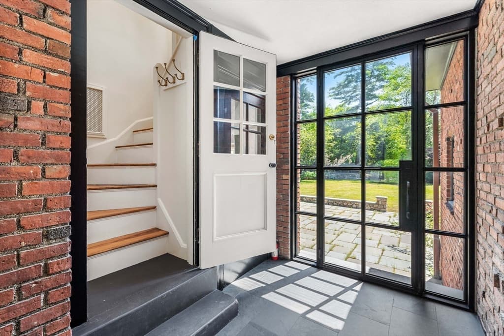 372 Warren St, Brookline MA 02445 photo 37