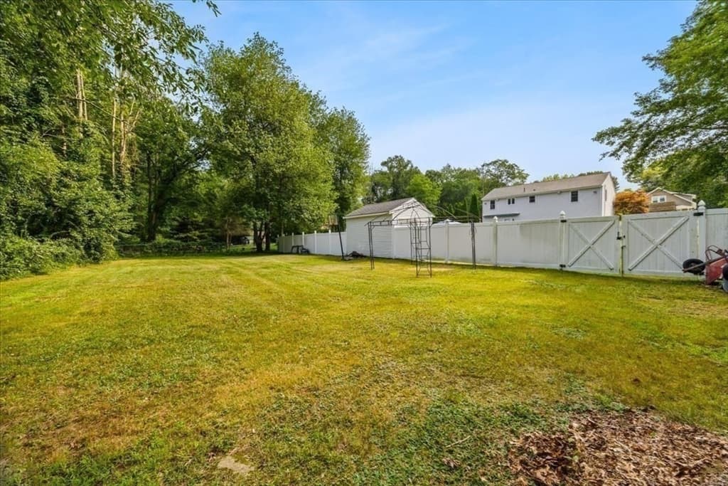 635 Dighton Ave, Taunton MA 02780 photo 22