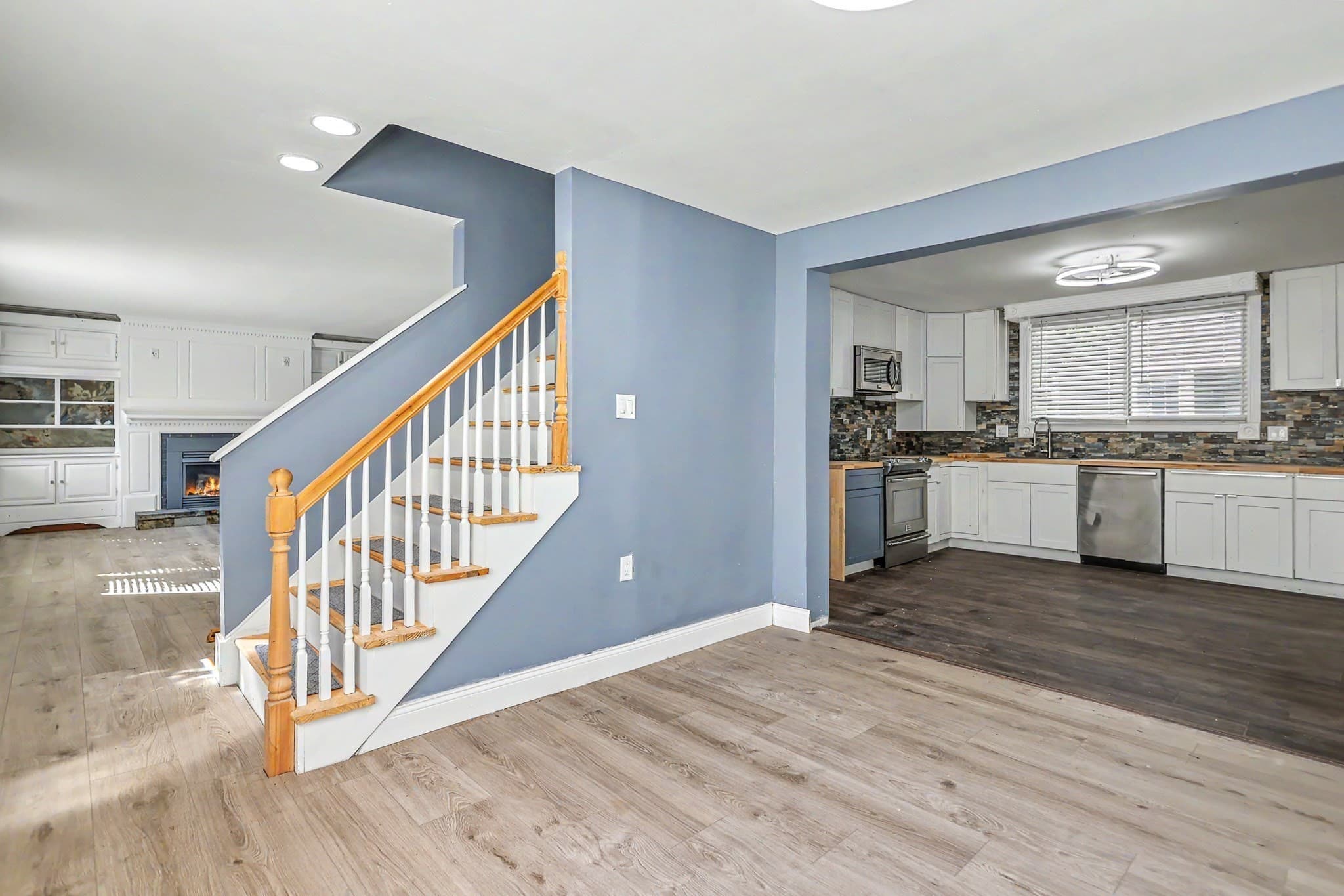 Single Family Residence at 188 Oak St, Methuen MA 01844, Methuen, photo 7 of 27