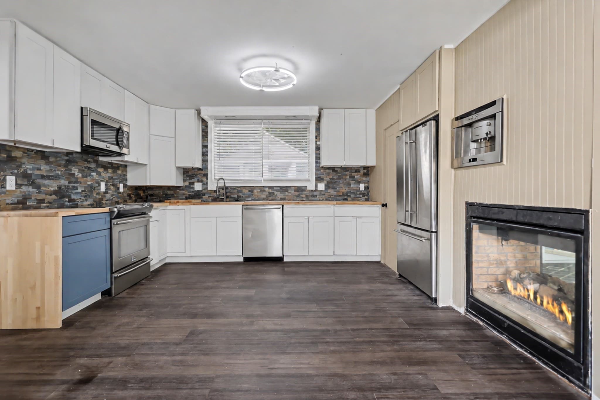 Single Family Residence at 188 Oak St, Methuen MA 01844, Methuen, photo 3 of 27