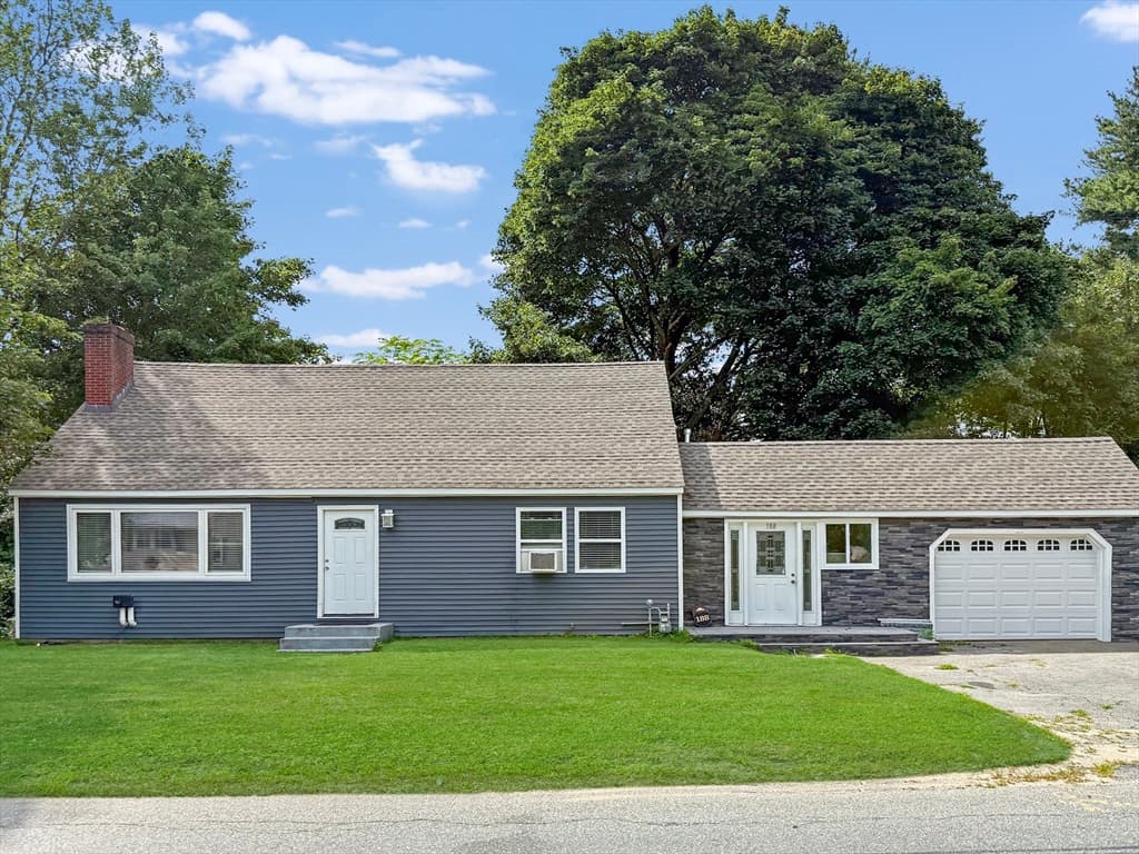188 Oak St, Methuen MA 01844