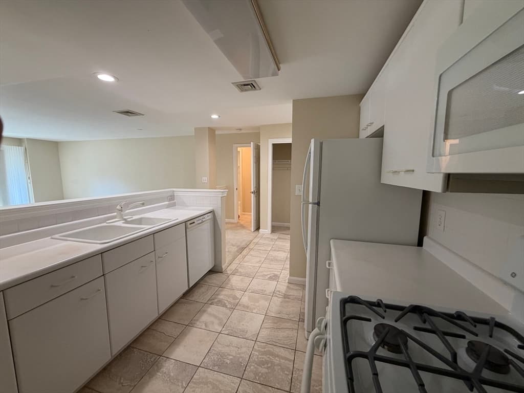 770 Salisbury St # J561, Worcester MA 01609 photo 7