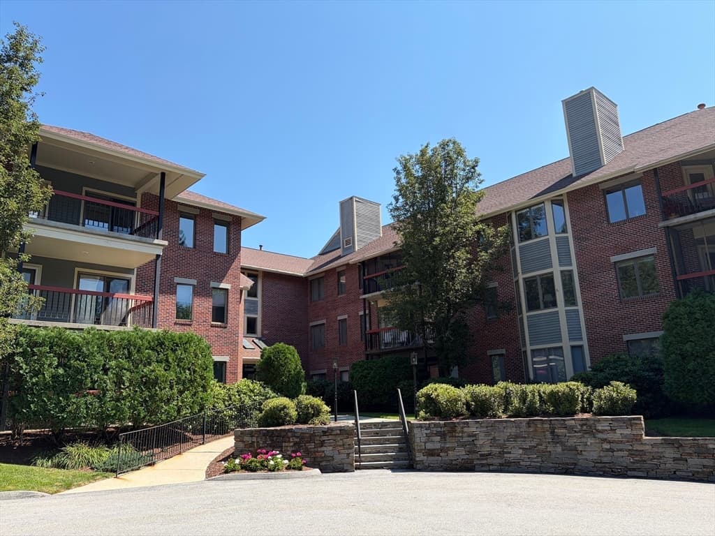 770 Salisbury St # J561, Worcester MA 01609