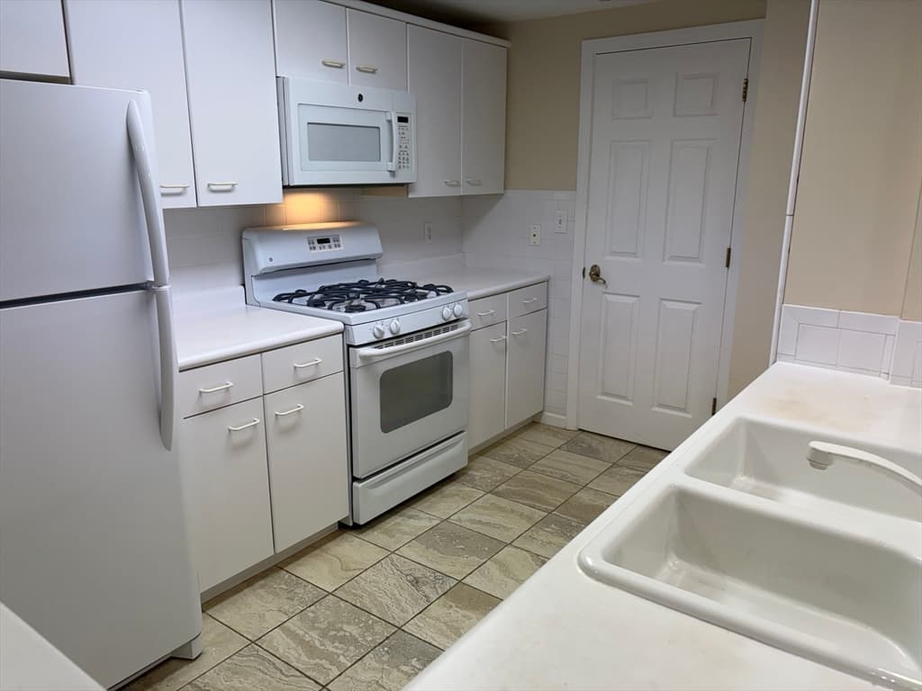 770 Salisbury St # J561, Worcester MA 01609 photo 5
