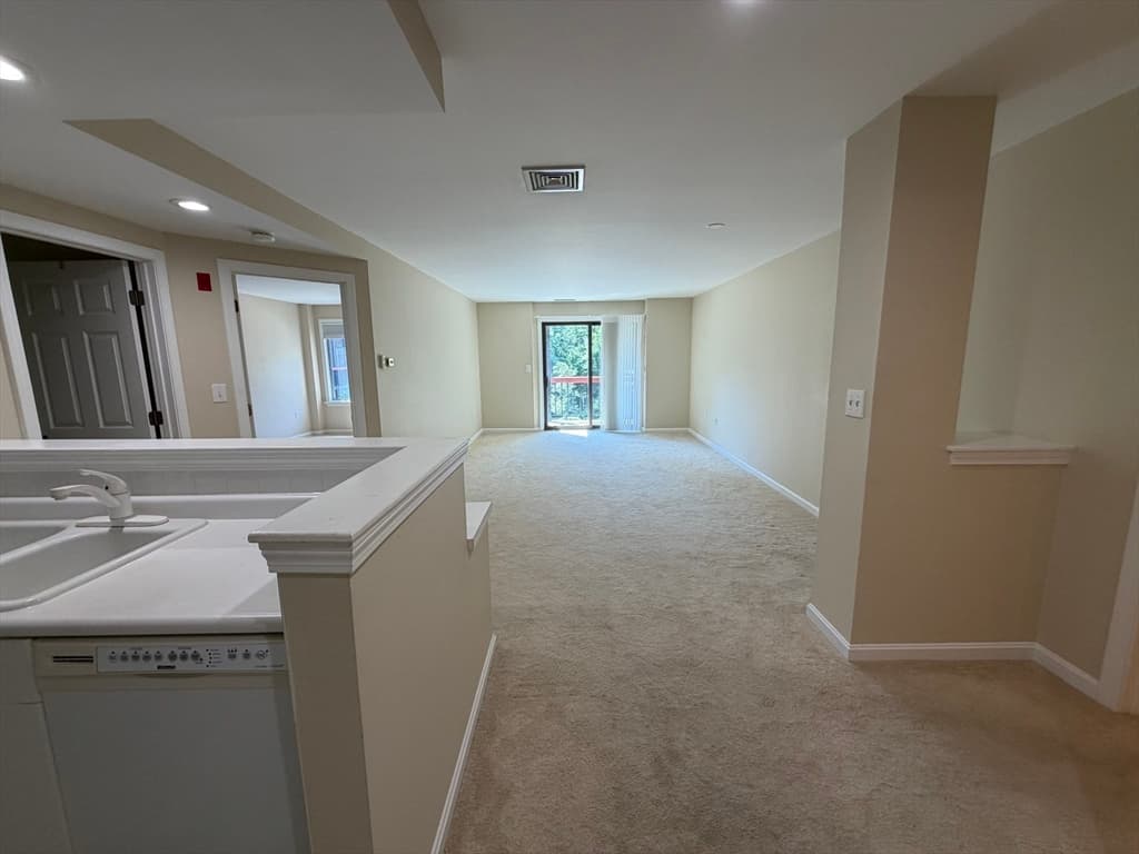 770 Salisbury St # J561, Worcester MA 01609 photo 8
