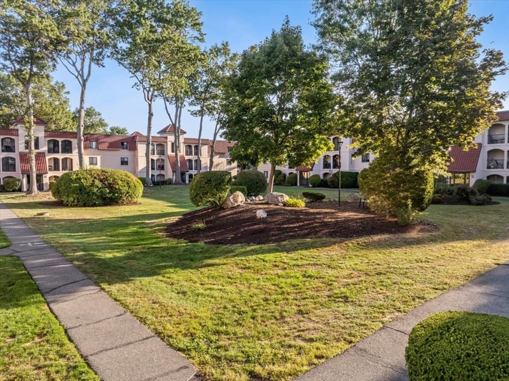 685 Oak St # 12, Brockton MA 02301 photo 20