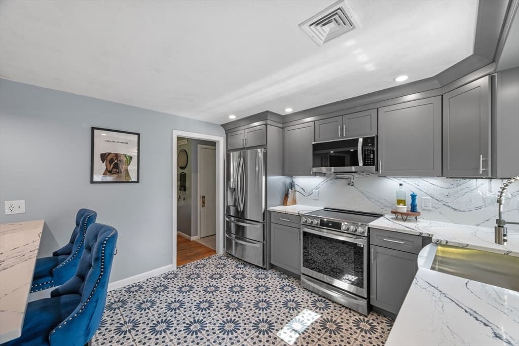 21 Border Rd, Reading MA 01867 photo 5