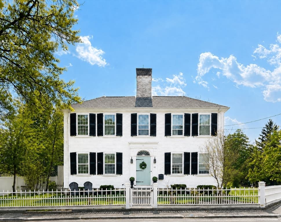 12 Summer St, Kingston MA 02364