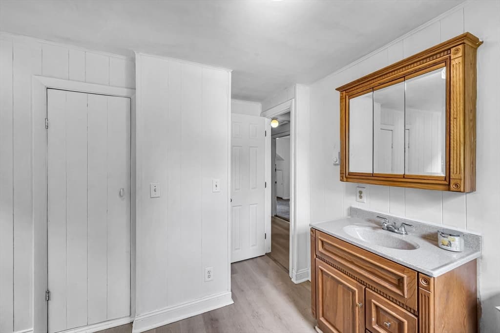 180 Lake Dr, Springfield MA 01151 photo 23