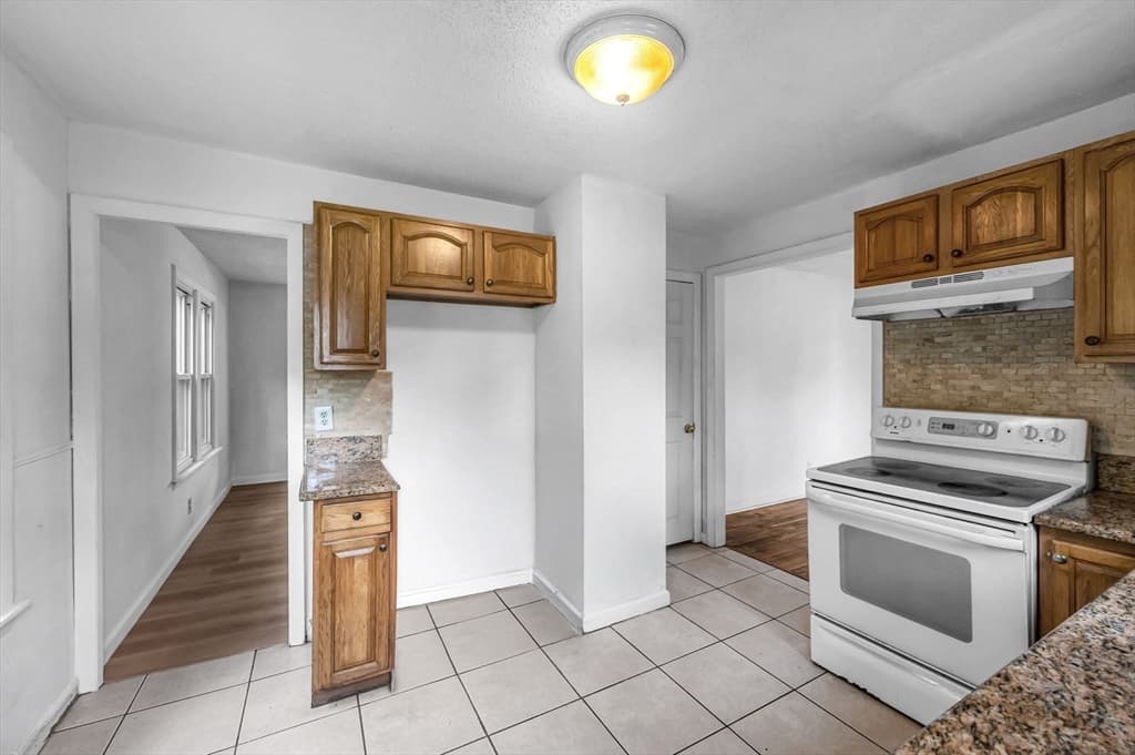 180 Lake Dr, Springfield MA 01151 photo 16