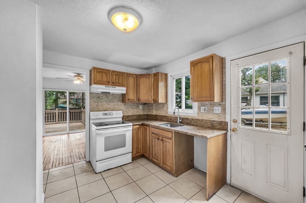 180 Lake Dr, Springfield MA 01151 photo 14