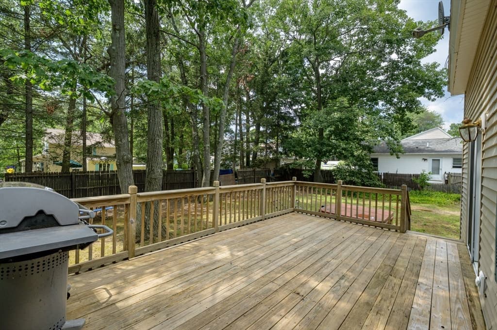 180 Lake Dr, Springfield MA 01151 photo 29