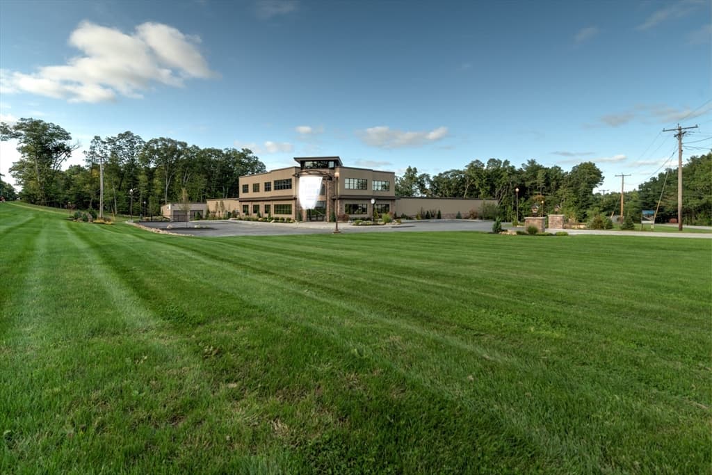 2302 Turnpike St, North Andover MA 01845