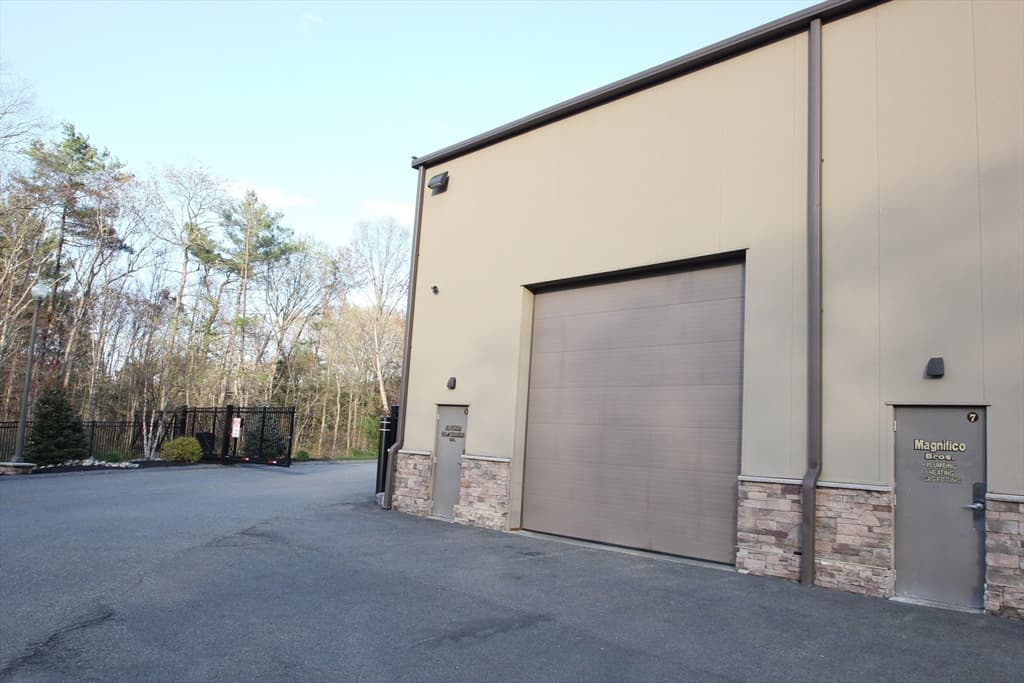 2302 Turnpike St, North Andover MA 01845 photo 4