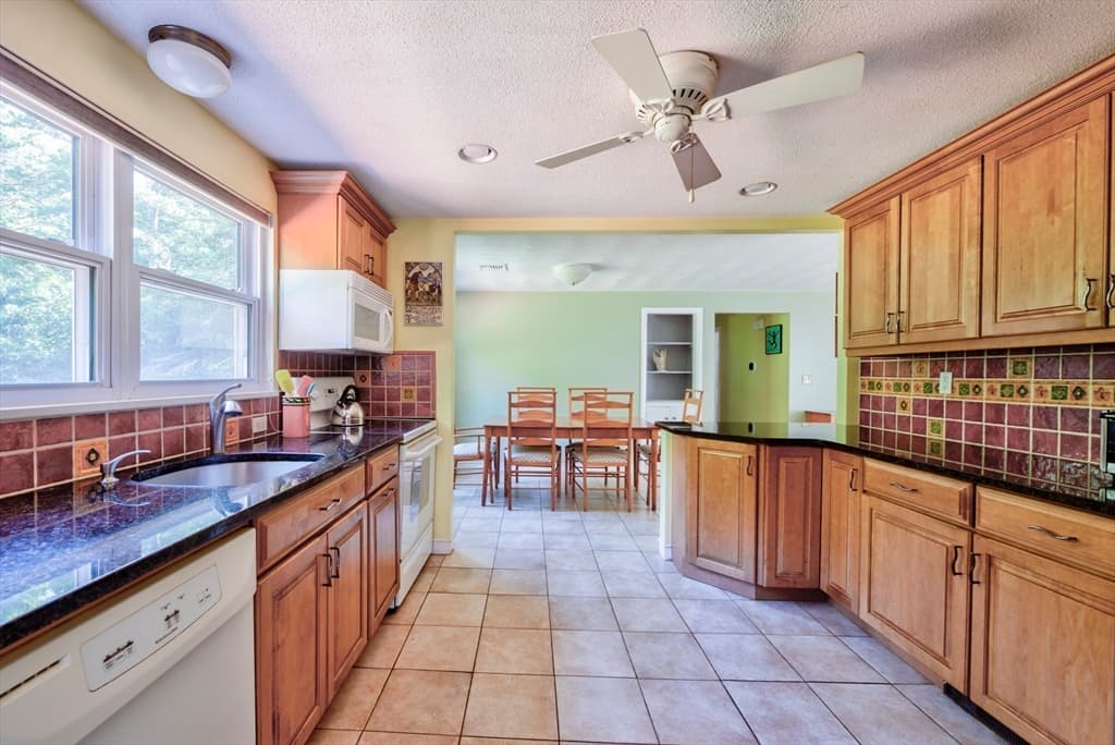 27 Deerfield Road, Sharon MA 02067 photo 3