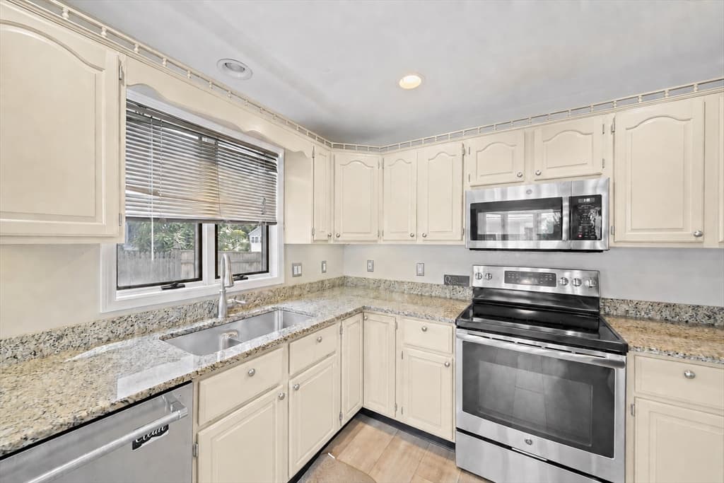 3 Moreland Road, Quincy MA 02169 photo 11
