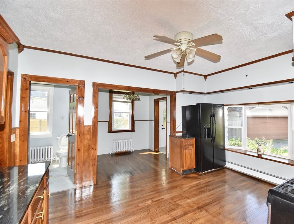 30 Laurel St, Holyoke MA 01040 photo 17
