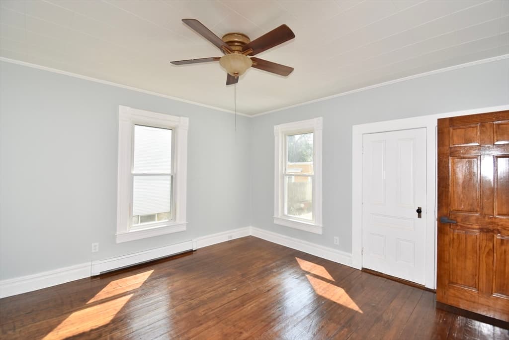 30 Laurel St, Holyoke MA 01040 photo 12
