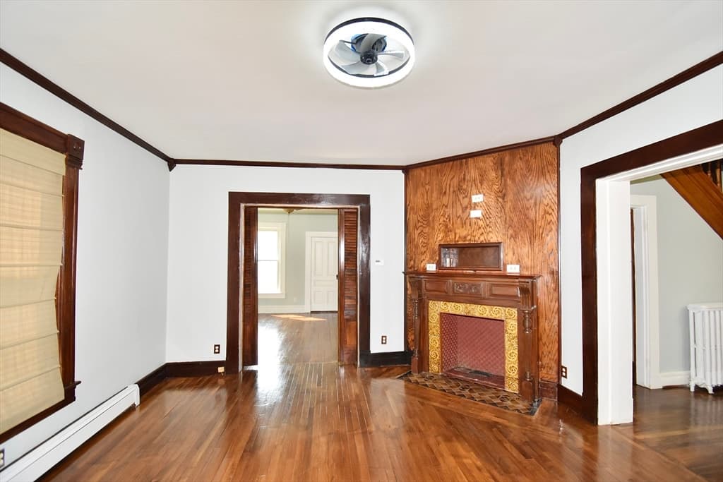 30 Laurel St, Holyoke MA 01040 photo 7