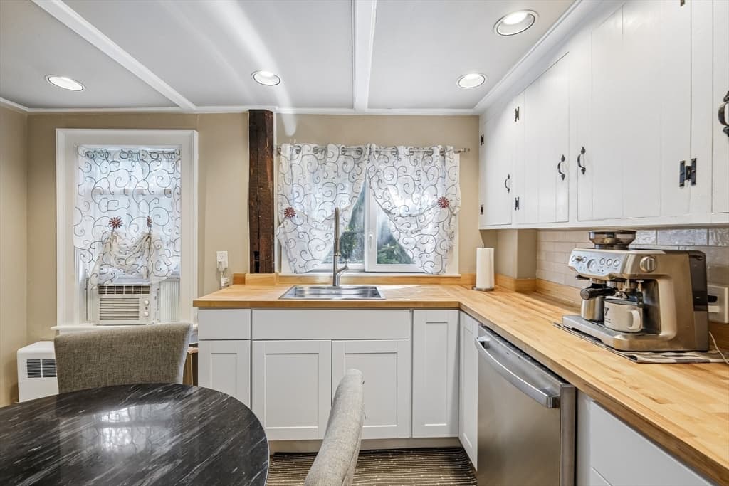 141 Hale St # 2, Beverly MA 01915 photo 8