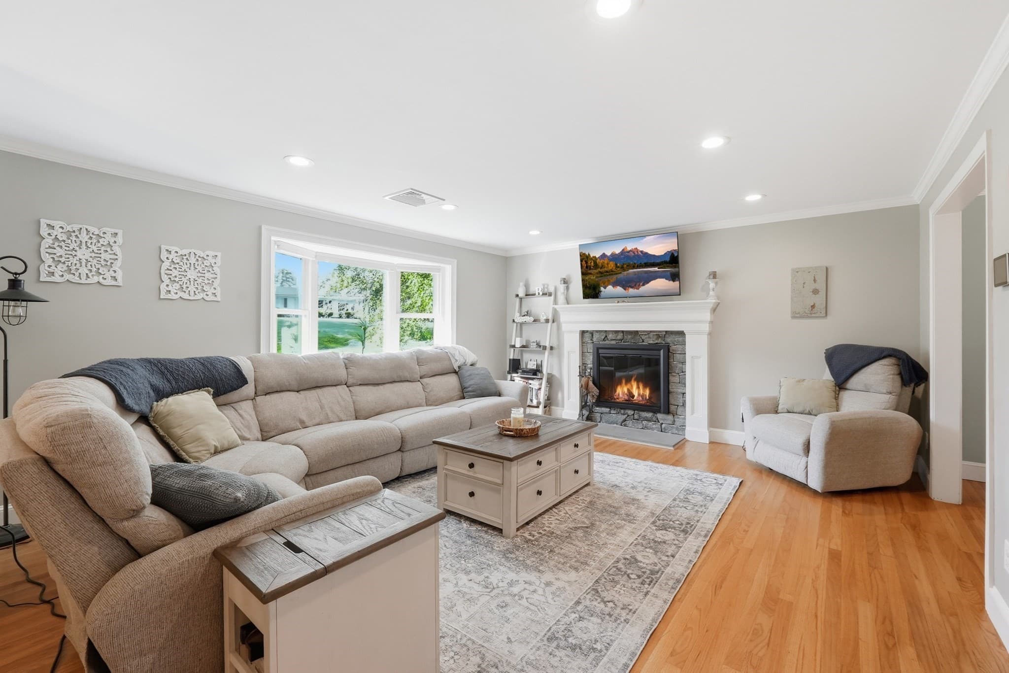 Single Family Residence at 137 Ward St, North Brookfield MA 01535, North Brookfield, photo 3 of 39