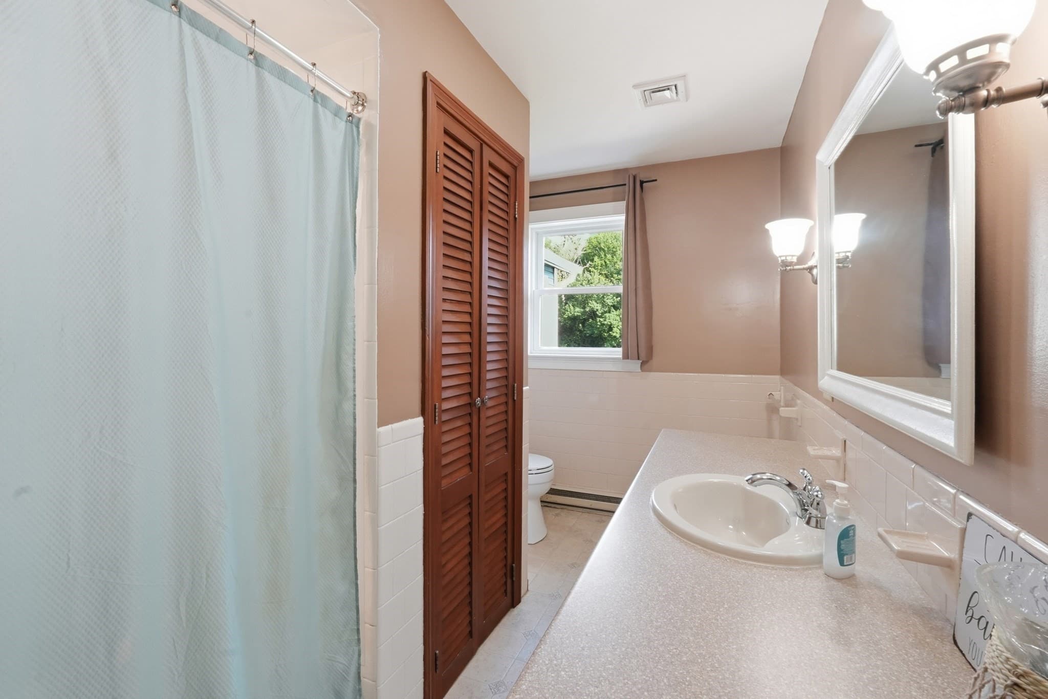 Single Family Residence at 137 Ward St, North Brookfield MA 01535, North Brookfield, photo 20 of 39